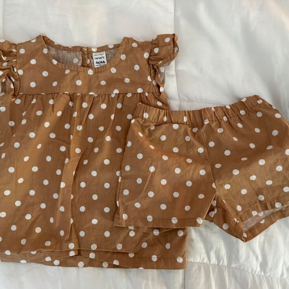 Carter's 4T Polka Dot Top and Shorts Set